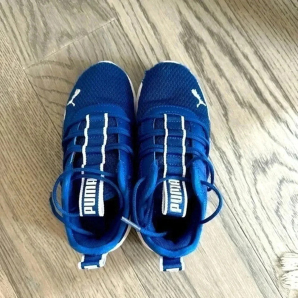 Puma kids blue sneakers size 12C with laces preloved